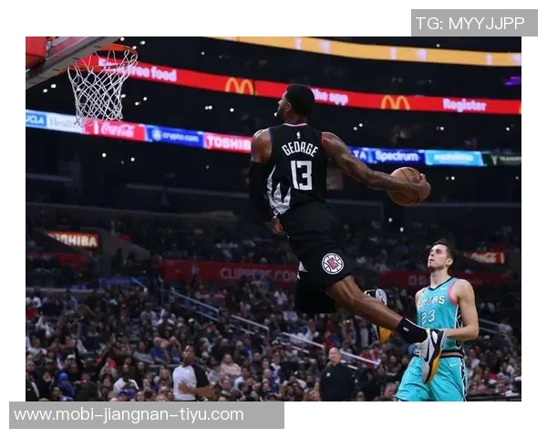 外线火力全开保罗乔治半场狂砍17分三分球命中率高达80